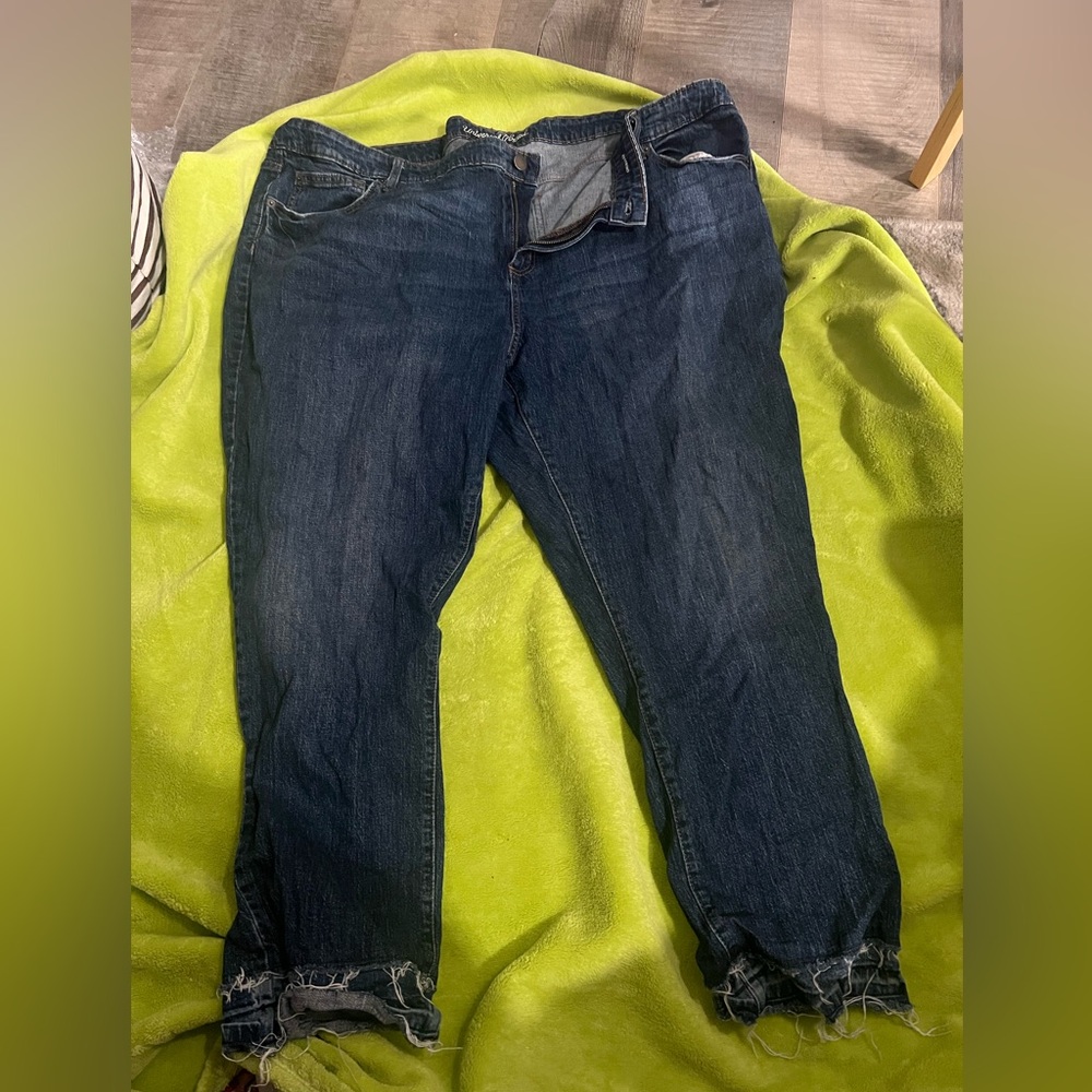 Universal Thread Straight Plus Size Jeans Size 26W Distressed Ankle Cuff